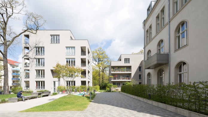 Auch der 4. Platz beim KfW Award Bauen und Wohnen geht nach Berlin: "Häuser am See" - altes Rathaus und 4 Neubauten