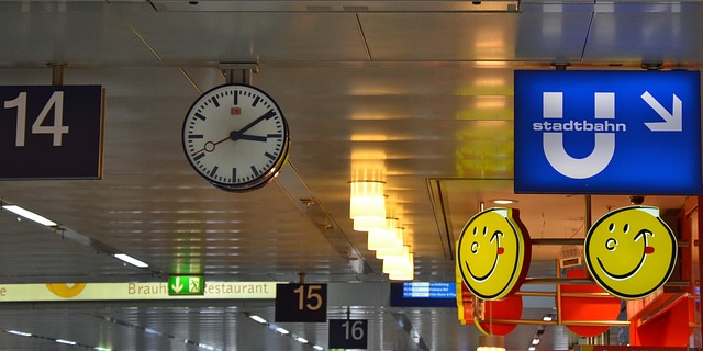 railway-station-176209_640