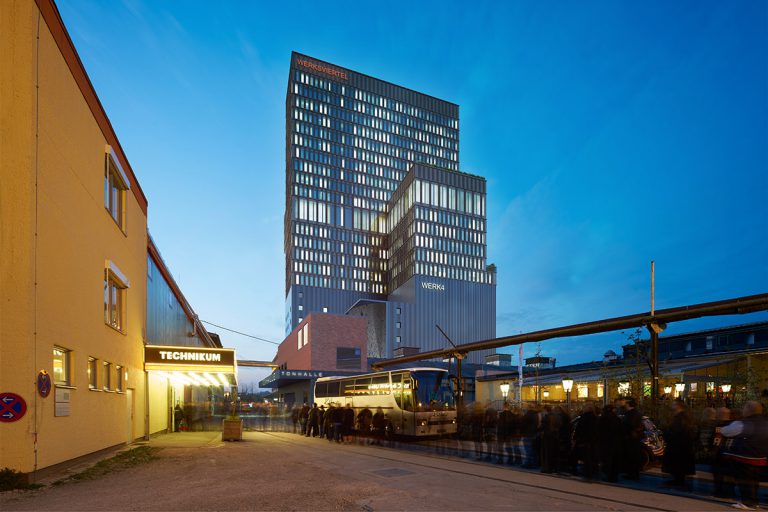 Mit dem Werk4 entsteht im Werksviertel am Ostbahnhof mit 86 Metern Münchens höchster Hotelturm.