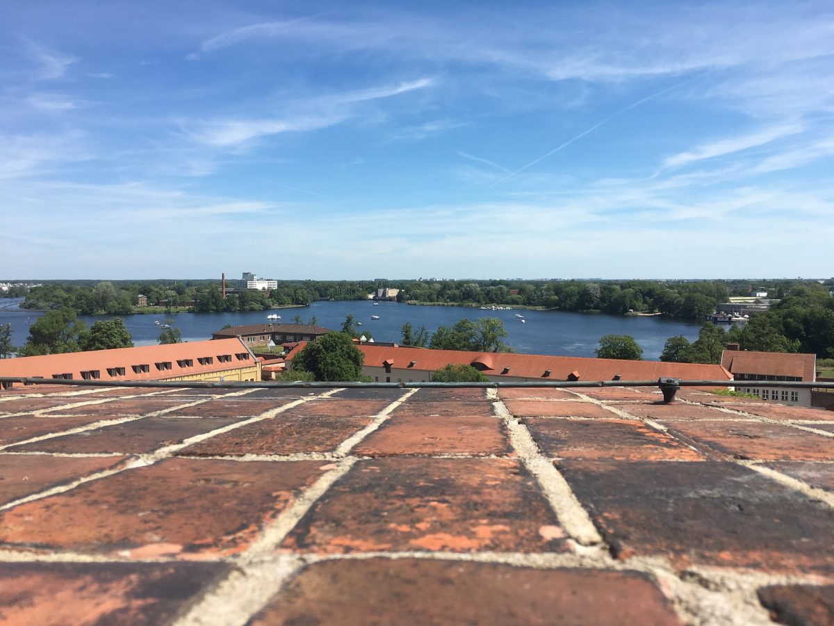 Ausblick von der Zitadelle Spandau auf die Wasserflächen der Havel (Bild: Pixabay).