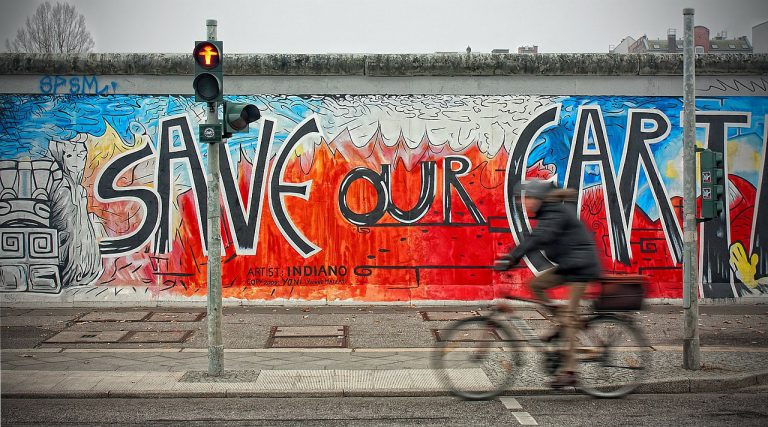 1,3 Kilometer lang: die Berliner East Side Gallery (Bild: Pixabay).