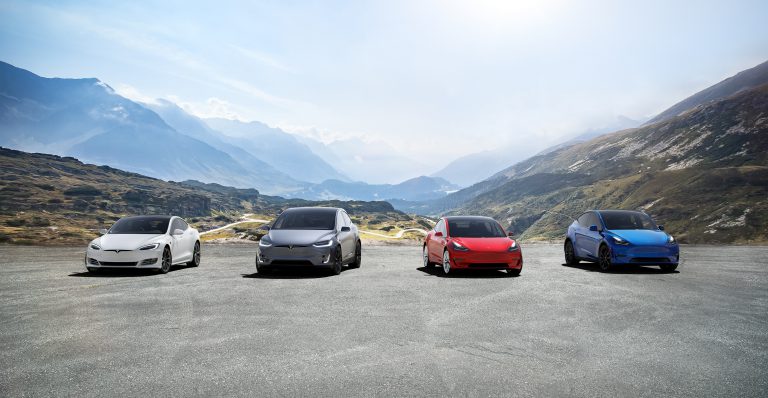 In der "Gigafactory Berlin-Brandenburg" von Tesla in Grünheide wird zukünftig das Model Y (rechts im Bild) produziert (Bild: Tesla).